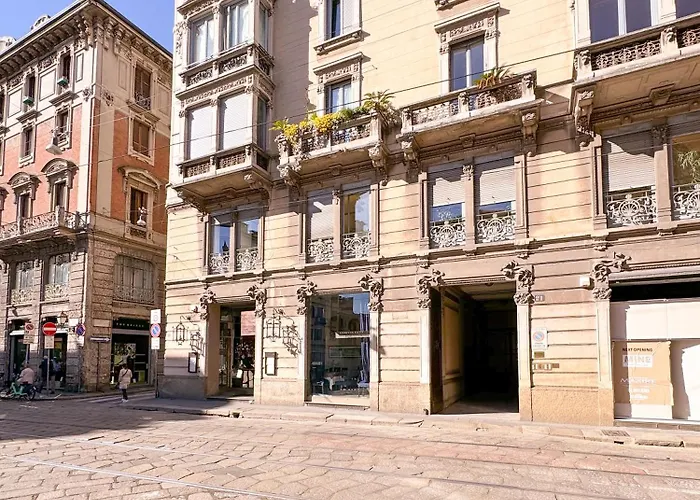 Piazza Del Carmine - Gold Exclusive - In The Underground No Windows * Милан